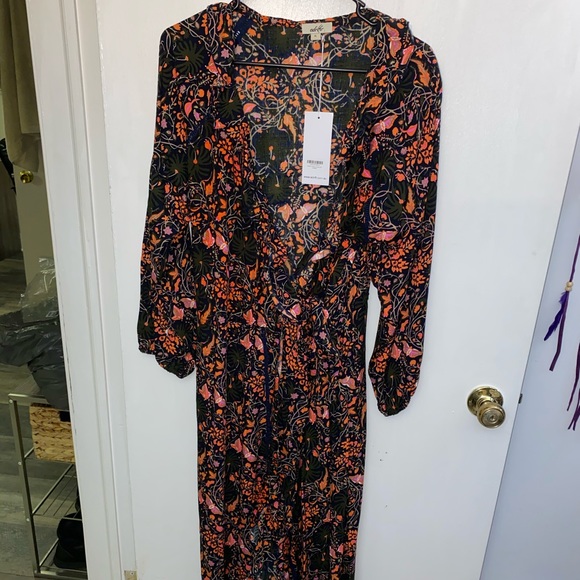 Dress - Picture 3 of 10